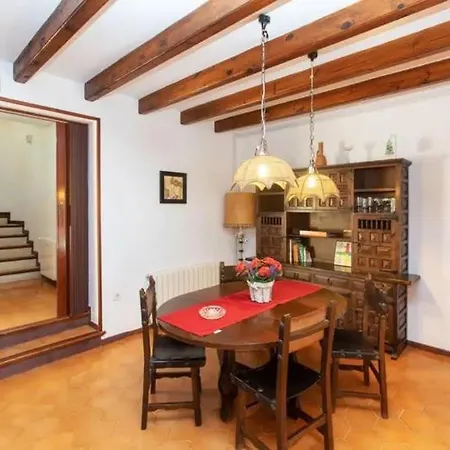 Magnifica Con Piscina En Zona Bosque Sant Jordi De Alfama Villa