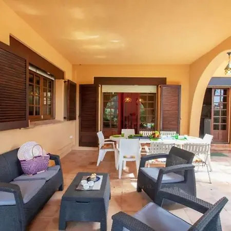 Villa Magnifica Con Piscina En Zona Bosque Sant Jordi De Alfama