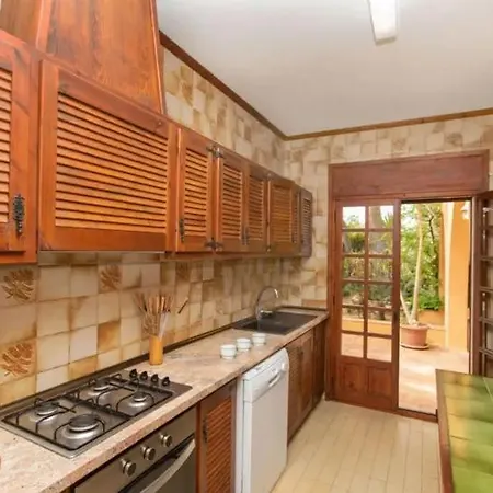 Magnifica Con Piscina En Zona Bosque Sant Jordi De Alfama Villa *